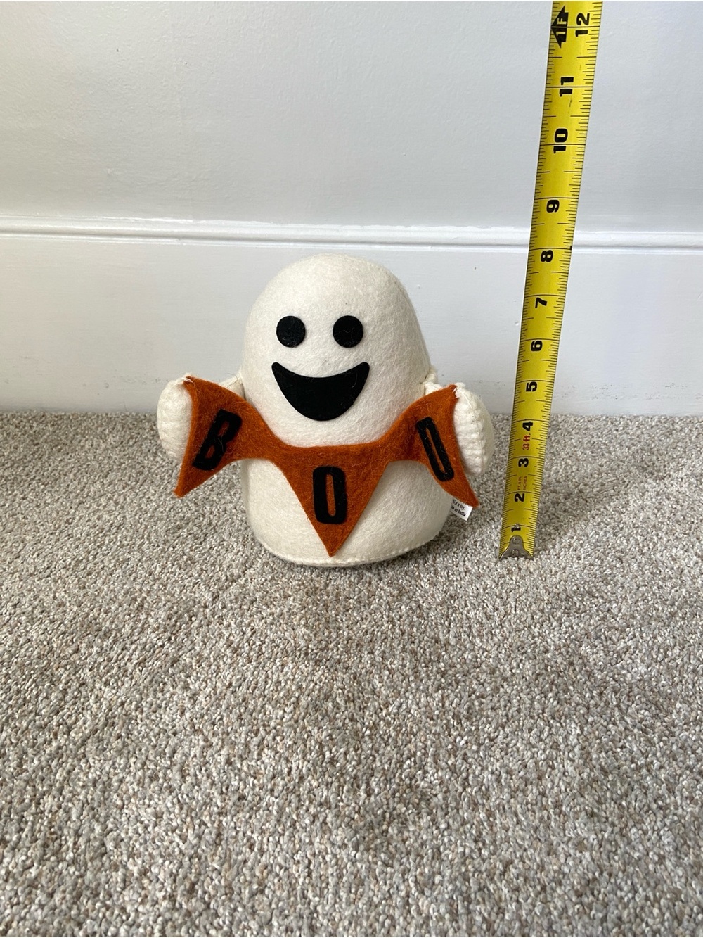 NWOT TJ Maxx Halloween Felt Wool Ghost Tabletop Decor with Orange BOO Banner - Picture 14 of 15
